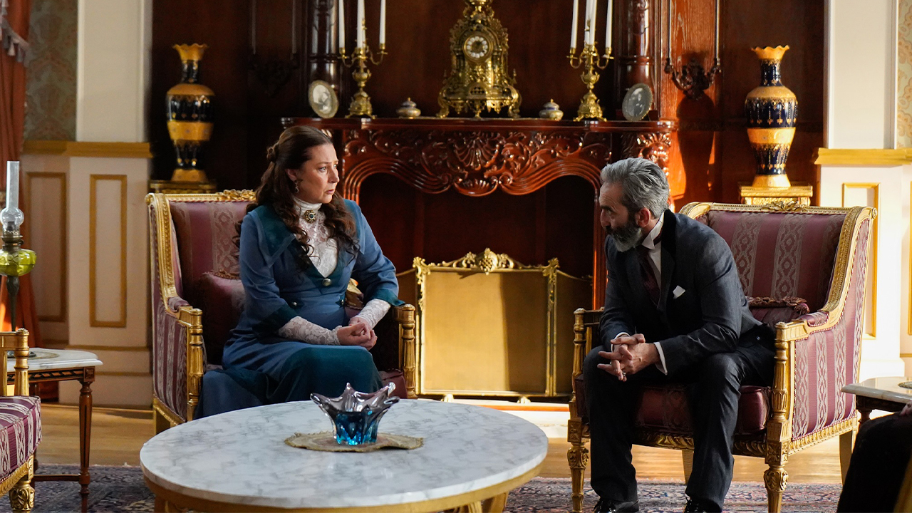 Şakir Paşa Ailesi: Mucizeler ve Skandallar Episode 13