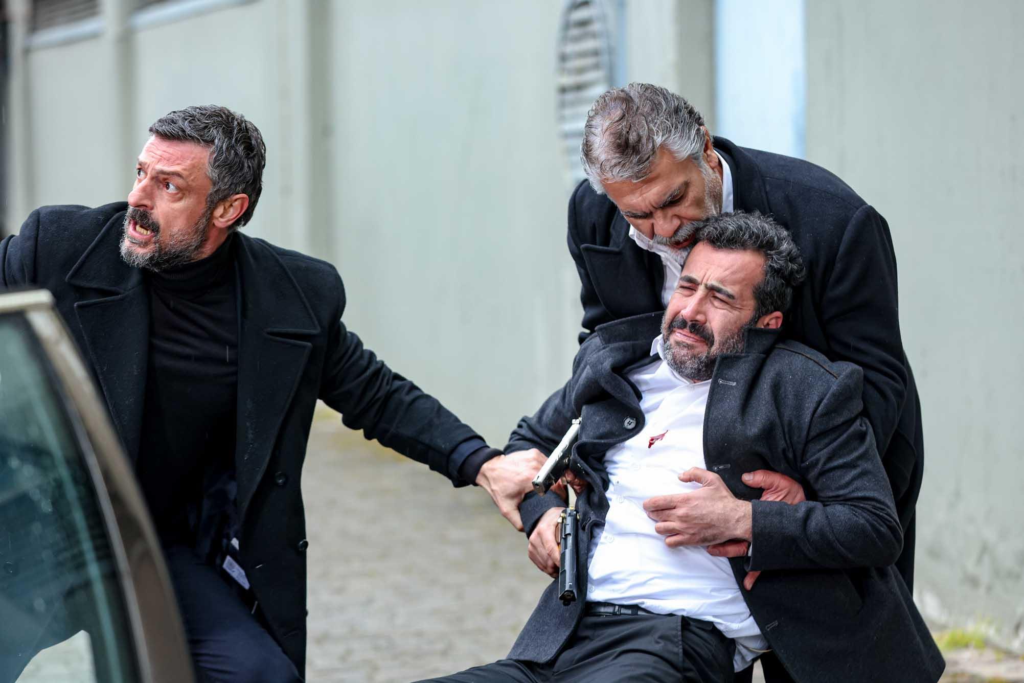 Bir Zamanlar İstanbul Episode 9